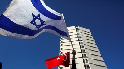 Σενάριο-φωτιά από τη Yeni Şafak: Πώς η Άγκυρα "βλέπει" πόλεμο Τουρκίας–Ισραήλ με φόντο Συρία, Ελλάδα και Κύπρο