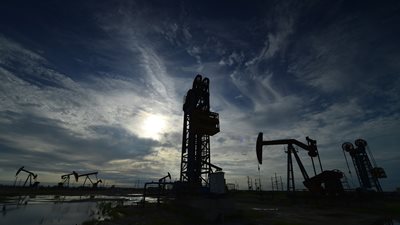 Πετρέλαιο: CEOs των Big Oil κρούουν "καμπανάκι" για τις κυρώσεις Τραμπ στη Ρωσία