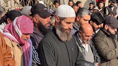 Συρία: Χιλιάδες διαδήλωσαν για την πρώτη επέτειο από την έναρξη της πτώσης του Άσαντ - Στο στόχαστρο και το Ισραήλ