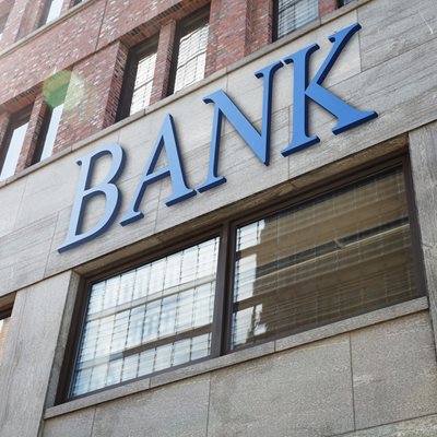 Alpha Finance για τράπεζες: Ισχυρή πιστωτική επέκταση και βελτιωμένες εκτιμήσεις για την κερδοφορία οδηγούν σε υψηλότερες τιμές στόχους