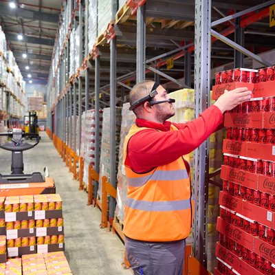 Coca-Cola Τρία Έψιλον: Ανάπτυξη στα σούπερ μάρκετ, πτώση στο HORECA - Τι προβλέπει για το 2025