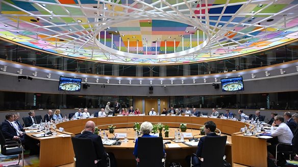 Οι χώρες της Ε.Ε. αναζητούν σχέδιο Β για τη χρηματοδότηση της Ουκρανίας