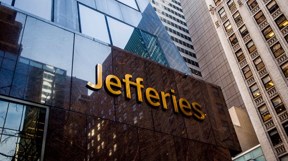 Jefferies: Πώς η αγορά θεραπευμένων δανείων ανοίγει δρόμο για ανάπτυξη στις ελληνικές τράπεζες