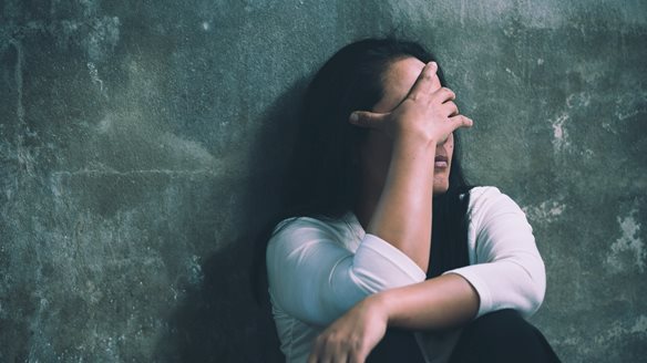 ΠΟΥ: Σχεδόν μία στις τρεις γυναίκες στον κόσμο έχει βιώσει ενδοοικογενειακή ή σεξουαλική βία