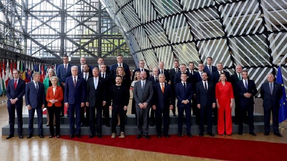 Μόνο η Ευρώπη μπορεί να σώσει την Ουκρανία από τον Πούτιν και τον Τραμπ - αλλά θα το κάνει;