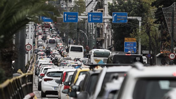 Κ. Κεπαπτσόγλου (καθηγητής ΕΜΠ): Χίλια ευρώ το χρόνο επιβαρύνει το κυκλοφοριακό κάθε Αθηναίο οδηγό