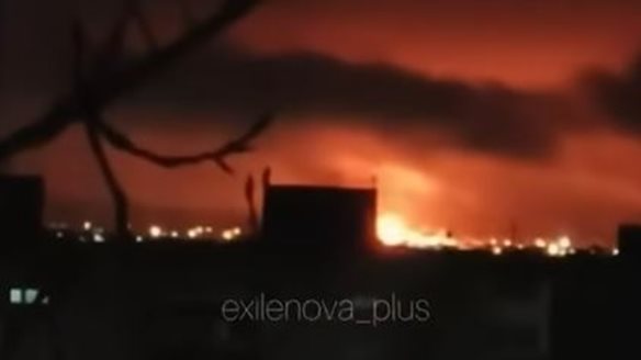 Ουκρανικό πλήγμα σε ένα από τα μεγαλύτερα διυλιστήρια της Ρωσίας - Εκρήξεις και φωτιά