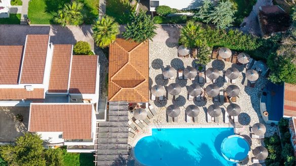 Η Wyndham εγκαινιάζει παραθαλάσσιο ξενοδοχείο στο γραφικό χωριό Αχαράβη της Κέρκυρας