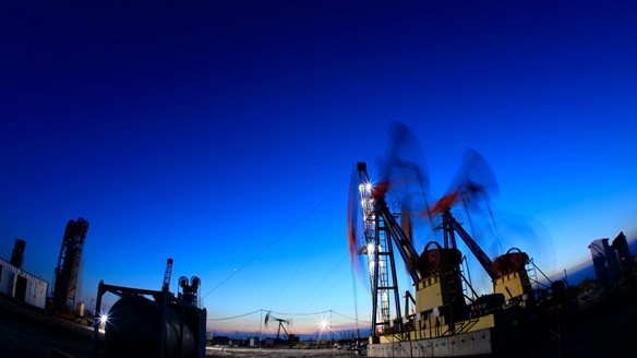 Εβδομαδιαίες απώλειες 4% για το πετρέλαιο λόγω ανησυχιών για υπερπροσφορά