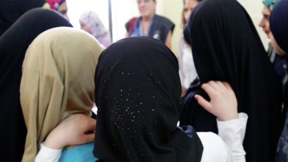 Αυστρία: Η χώρα απαγορεύει την ισλαμική μαντίλα στα σχολεία για κορίτσια κάτω των 14 ετών