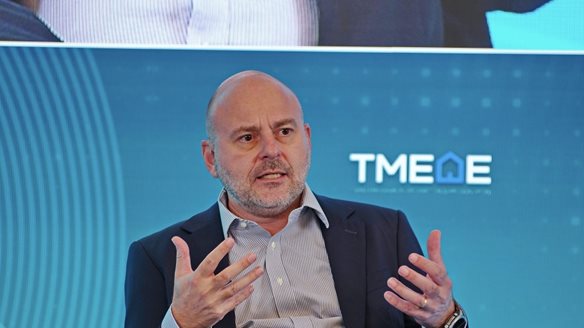 Γιώργος Στασινός: Μειώνεται η δόμηση σε Μύκονο και Σαντορίνη