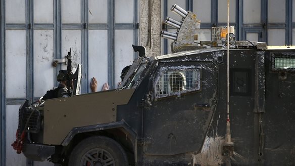 Έφοδος της ισραηλινής αστυνομίας στα κεντρικά της UNRWA στην Ανατολική Ιερουσαλήμ - Ύψωσε τη σημαία του Ισραήλ