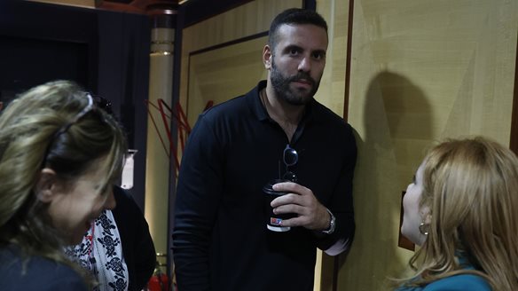 Νίκος Παππάς: Καταγγελία για ξυλοδαρμό δημοσιογράφου  - Εκτός Ευρωομάδας ΣΥΡΙΖΑ