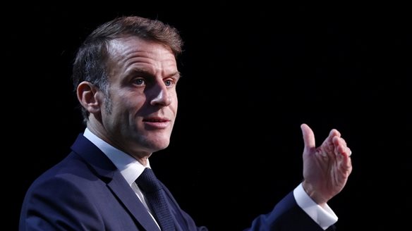 Ο Μακρόν υπόσχεται ότι θα βρεθούν τα κλεμμένα κοσμήματα του Λούβρου