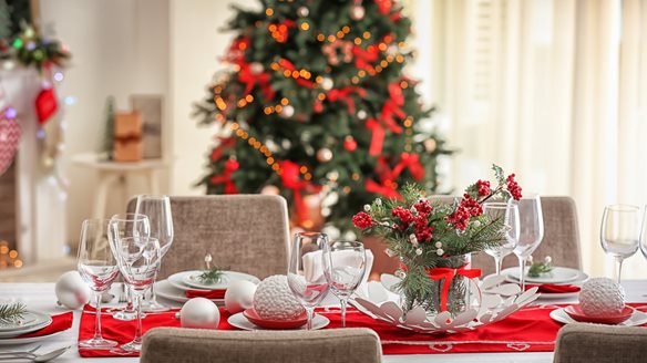 ΙΝΕΜΥ-ΕΣΕΕ: Από 111,97 έως 160,03 ευρώ το κόστος για το φετινό χριστουγεννιάτικο τραπέζι