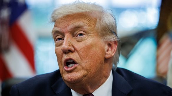 Προειδοποίηση Τραμπ στο Ανώτατο Δικαστήριο να μην μπλοκάρει τους δασμούς - "Θα ήμασταν οικονομικά ανυπεράσπιστοι"