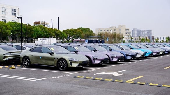 Η "καθυστέρηση" των ΗΠΑ και της Ευρώπης δίνει προβάδισμα στην Κίνα στα ηλεκτρικά οχήματα