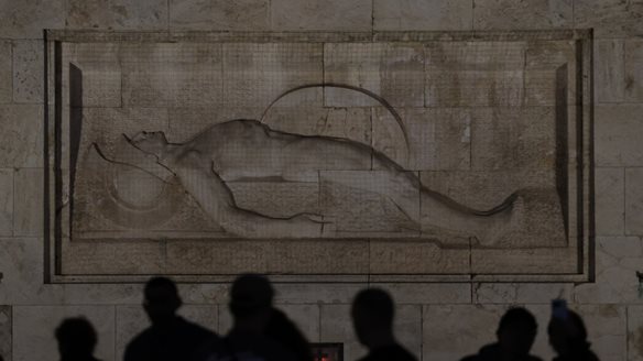 Νέοι πολιτικοί τριγμοί για τον Άγνωστο Στρατιώτη - Η ανταλλαγή ανακοινώσεων Δένδια-Δούκα και το πρώτο κρας τεστ