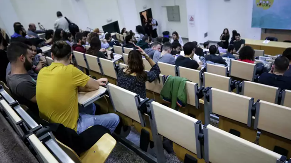 Υπ. Παιδείας: Μέχρι τις 4/12 οι αιτήσεις για το ελληνικό "Erasmus"