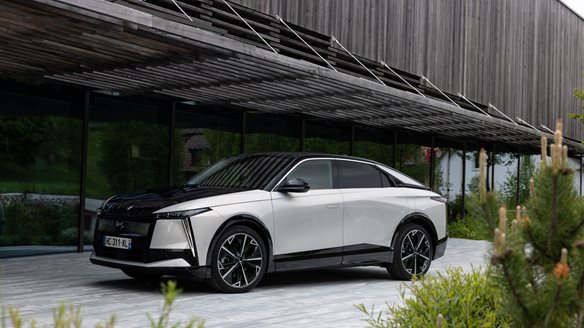 DS N°8: Το ηλεκτρικό "διαμάντι" των Coupe SUV