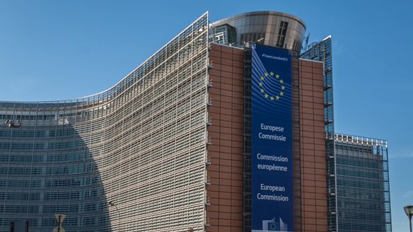 Κομισιόν: Έρευνα στις υπηρεσίες cloud της Amazon και της Microsoft για κατάχρηση ισχύος