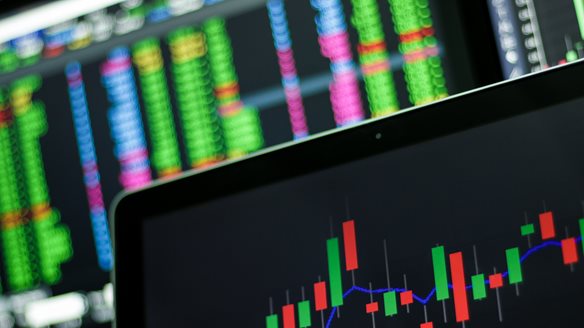 Ανοδικό momentum χτίζουν οι ευρωαγορές με την προσοχή στα επιτόκια της Fed