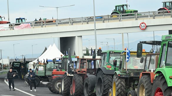 Σε καλό κλίμα η συνάντηση Τσιάρα-Χατζηδάκη με τους αγρότες της Κρήτης - Δεσμεύσεις για λύσεις στα προβλήματα