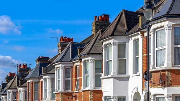 Βρετανία: Οι τιμές των κατοικιών παρέμειναν στάσιμες τον Νοέμβριο εν μέσω επιφυλακτικότητας πριν τον προϋπολογισμό