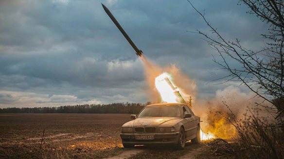 Πώς μια BMW Σειρά 7 έγινε εκτοξευτής ρουκετών στην Ουκρανία (video)