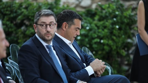 Αιχμές Π. Μαρινάκη κατά ΠΑΣΟΚ για "ανοίγματα" προς τον Αλέξη Τσίπρα - "Πόλεμος" ανακοινώσεων