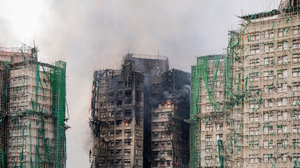 Χονγκ Κονγκ: Στους 151 οι νεκροί, συνεχίζονται οι έρευνες στα κτίρια που τυλίχθηκαν στις φλόγες - 13 συλλήψεις