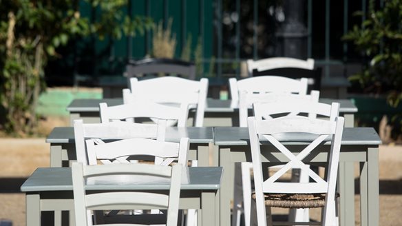 Δήμος Αθηναίων: Νέες σφραγίσεις καταστημάτων για παράνομα τραπεζοκαθίσματα