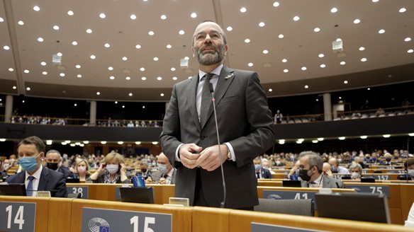 Βέμπερ: Η ΕΕ θα χρησιμοποιήσει κάποια στιγμή τα ρωσικά assets - Εκτός συζήτησης η χρήση τους από ΗΠΑ-Ρωσία