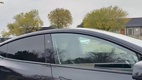 Tesla: Τα robotaxi βγήκαν στους δρόμους χωρίς οδηγούς (video)