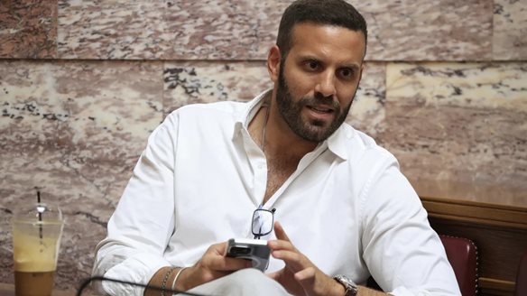 Ν. Παππάς για ξυλοδαρμό δημοσιογράφου: "Δεν θα αναλύσω σε ποια κατάσταση ήταν" - Ν. Γιαννόπουλος: "Θα ξεκινήσω νομική διαδικασία και στην Ελλάδα"