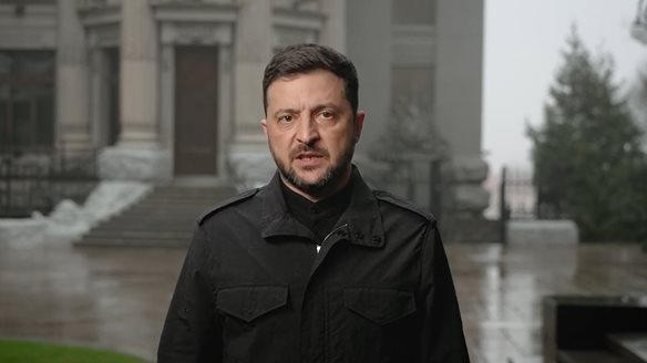 Με συμβιβαστικές διαθέσεις ο Ζελένσκι  στο Βερολίνο - Συνεχίζονται τη Δευτέρα οι συνομιλίες