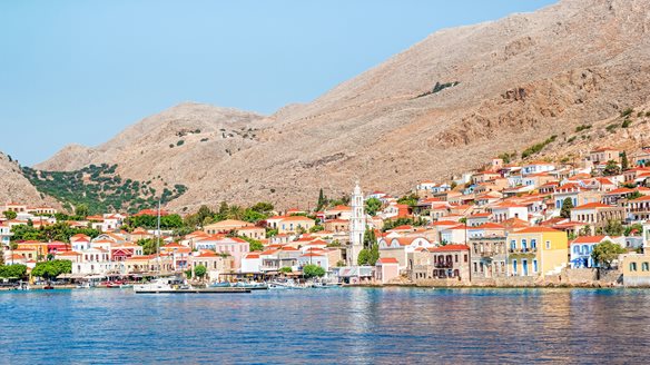 Μελέτη ΕΤΕ: Τα νησιά χρειάζονται μεγαλύτερες επενδύσεις για να διαχειριστούν τον όγκο των τουριστών