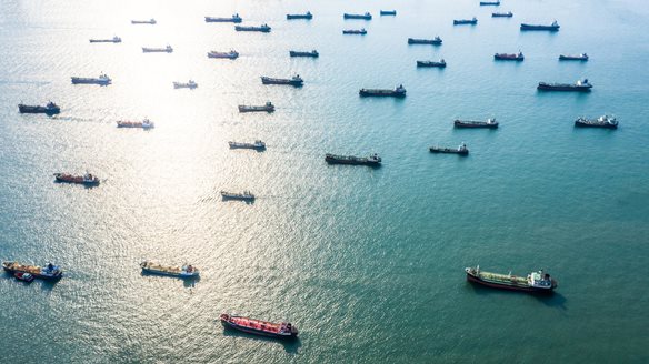 ΕΕ: Κυρώσεις σε πρόσωπα και εταιρείες που στηρίζουν τον "σκιώδη στόλο" ρωσικών πετρελαιοφόρων