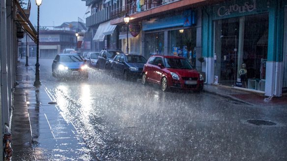 Κακοκαιρία: Kαταιγίδες και χαλάζι φέρνει η "Adel" - Προβλήματα σε Κέρκυρα και Αιτωλοακαρνανία