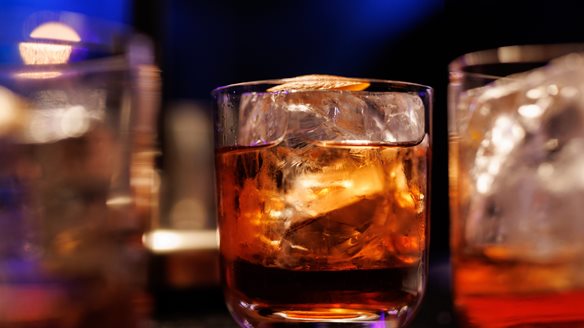 Θεσσαλονίκη: Υπό την επήρεια αλκοόλ δύο δεκατετράχρονες στην Καλαμαριά - Στο νοσοκομείο η μία