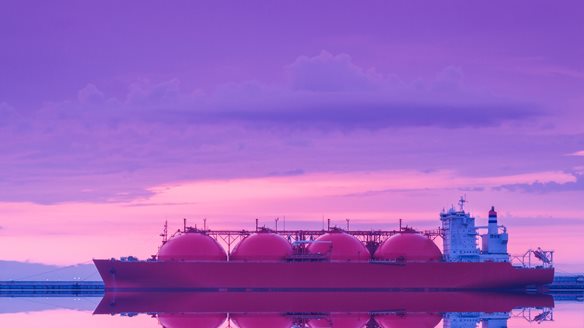 Politico για συμφωνία LNG: Η Ελλάδα η πρώτη ευρωπαϊκή χώρα στη διαδικασία αντικατάστασης του ρωσικού φυσικού αερίου