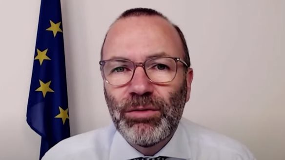 Η ΕΕ "ξηλώνει" την απαγόρευση βενζινοκίνητων και πετρελαιοκίνητων αυτοκινήτων από το 2035