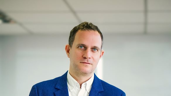 Γ. Κραββαρίτης (KRV): Η αγορά των ΑΠΕ τρέχει με δύο ταχύτητες – Εμείς προοδεύουμε με εξωστρέφεια και δημιουργικές λύσεις