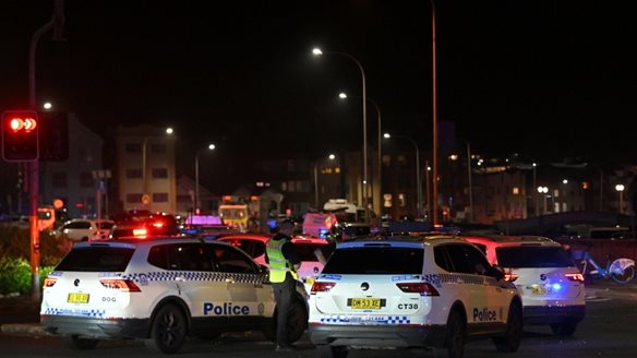 Αυστραλία: Αιματοκύλισμα σε εκδήλωση για την εβραϊκή Χάνουκα σε παραλία του Σίδνεϊ - Στους 16 οι νεκροί, ανάμεσά τους και ένας από τους δράστες