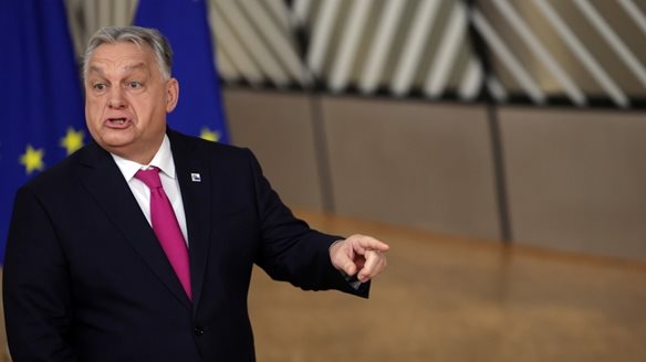 Όρμπαν: Αποδυναμωμένος από σκάνδαλα κακοποίησης παιδιών, τέσσερις μήνες πριν από τις εκλογές