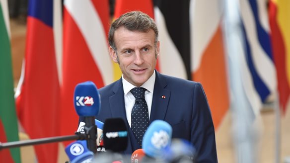 Μακρόν: Να εξευρεθούν τρόποι για να ξαναρχίσει ο διάλογος με τη Ρωσία