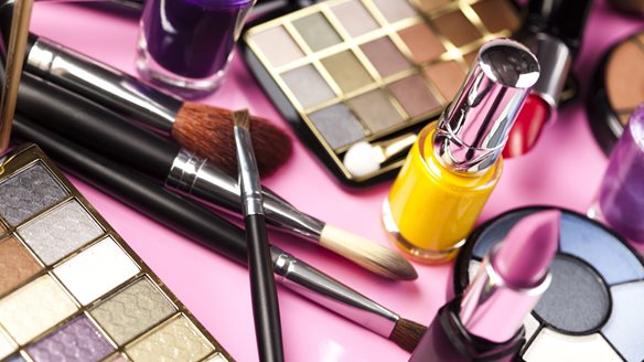 "Βρέχει" μερίσματα στην αγορά ομορφιάς – Τι διανέμουν Sephora, Galerie de Beauté και Parfums Christian Dior