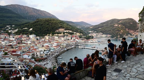 Ξεπέρασαν τα 20 δισ. ευρώ οι τουριστικές εισπράξεις στο εννεάμηνο