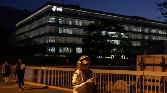 Η Δύση παλεύει με τους σύγχρονους "δαίμονές" της – Πώς θα τους νικήσει