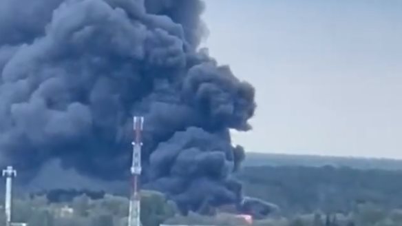 Ρωσία: Κατασβέσθηκε φωτιά που προκλήθηκε από πτώση ουκρανικού drone κοντά στο διυλιστήριο Αφίπσκι